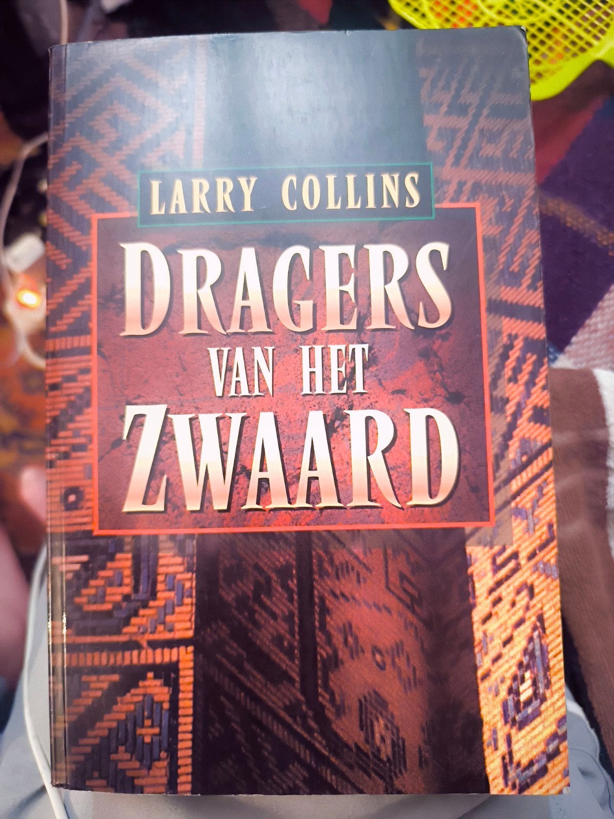 Larry Collins - Dragers van het zwaard, Livres, Thrillers, Enlèvement ou Envoi, Larry Collins