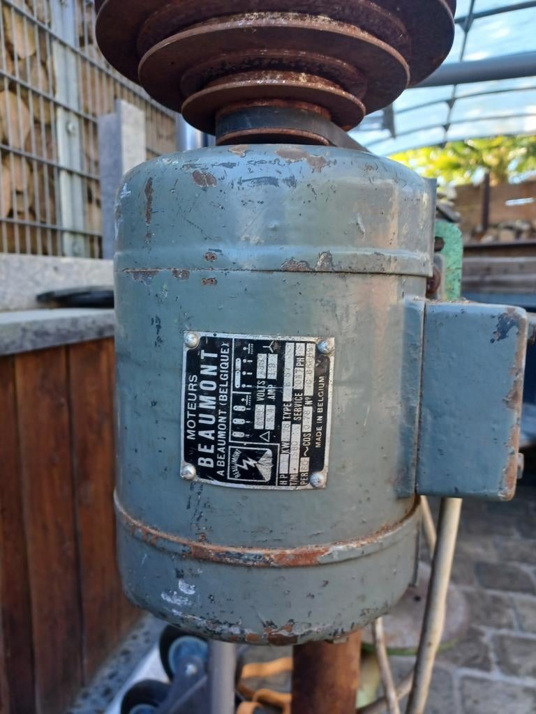 Zelfgemaakte kolomboormachine, Doe-het-zelf en Bouw, Ophalen