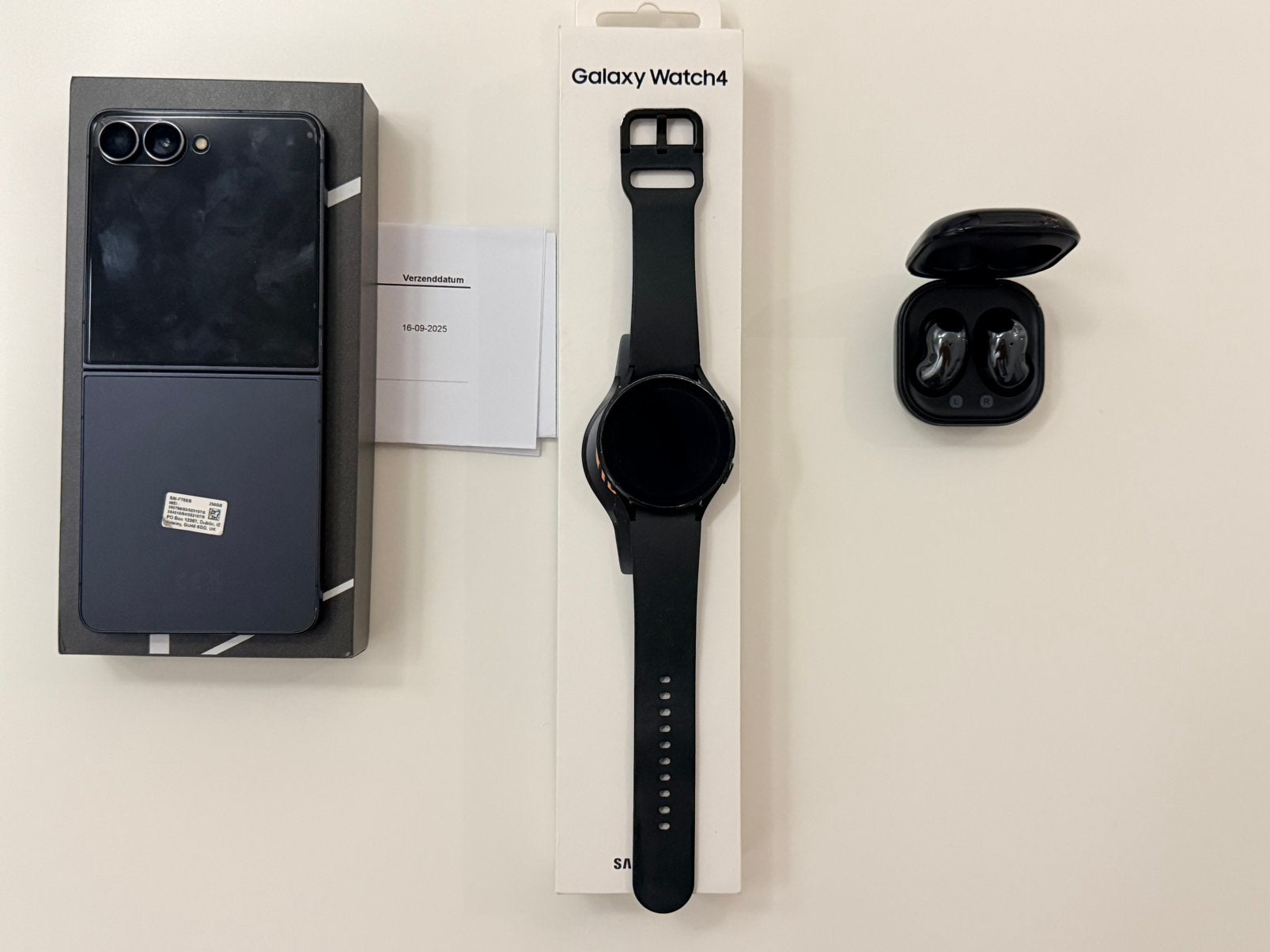 Samsung Galaxy Flip 7 + Galaxy Watch4 + Samsung Buds Live., Télécoms, 10 mégapixels ou plus, Enlèvement, Utilisé, Sans abonnement