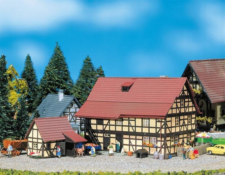 Faller: Saksische boerderij NIEUW, Hobby & Loisirs créatifs, Neuf, Autres marques, Enlèvement ou Envoi, Pont, Tunnel ou Bâtiment