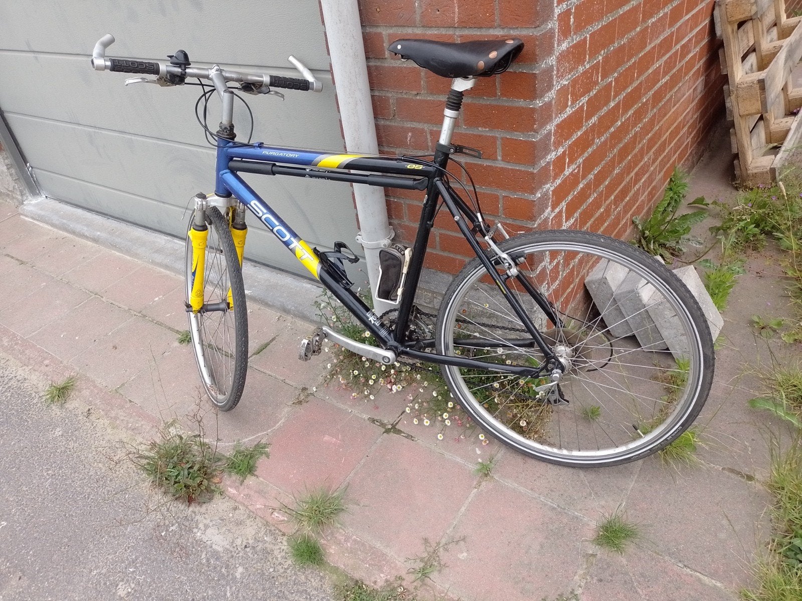 Mountainbike Scott. Nieuwe banden., Ophalen