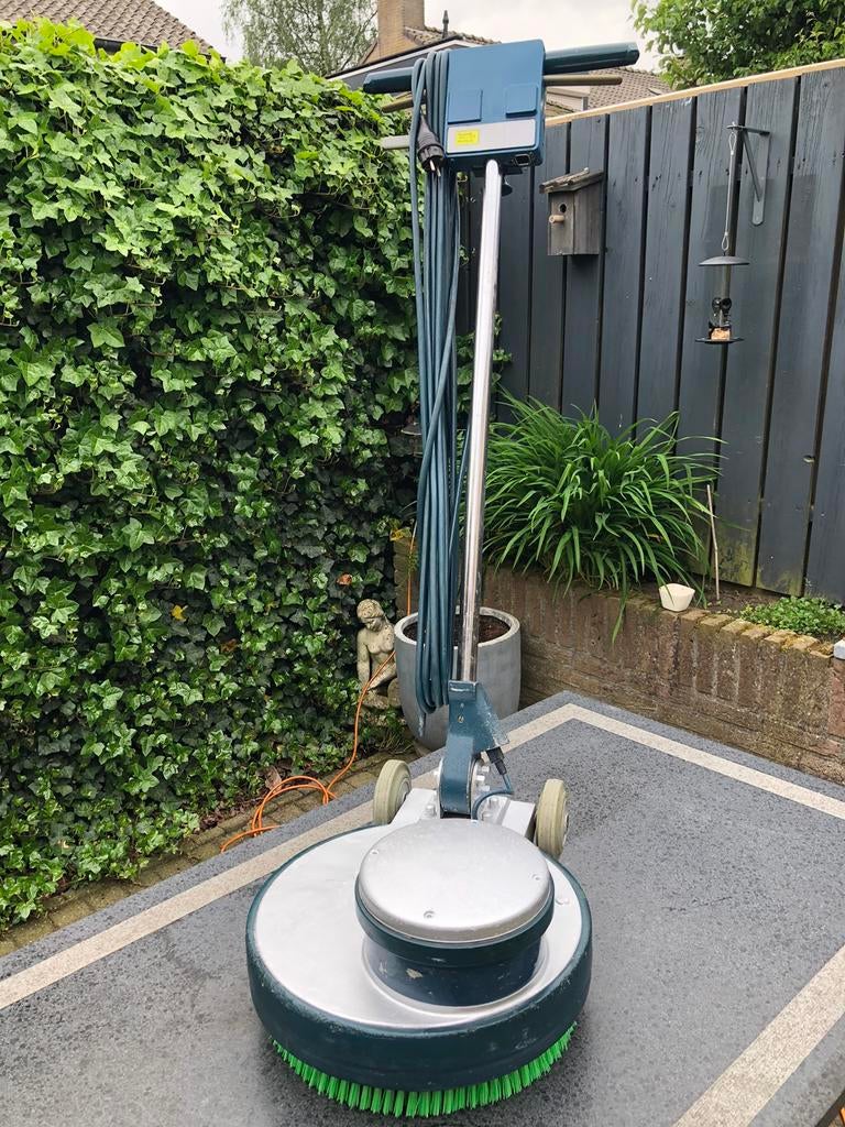 Schrobmachine Progress één schijf, Ophalen, Zo goed als nieuw, Schrobmachine