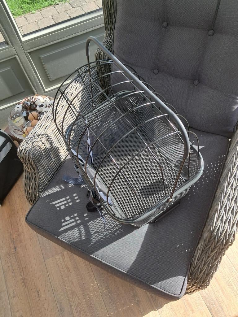 Fietsmand voor hond, Ophalen