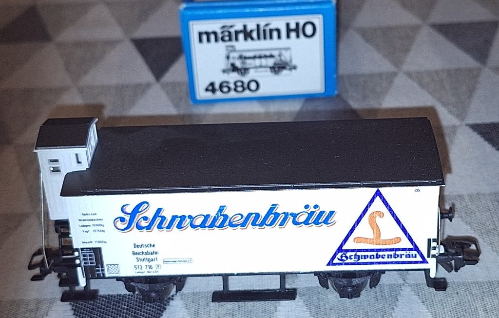 Märklin HO 4680 bierwagen "Schwabenbräu” van de DR, Ophalen of Verzenden, Zo goed als nieuw, Wagon, Märklin