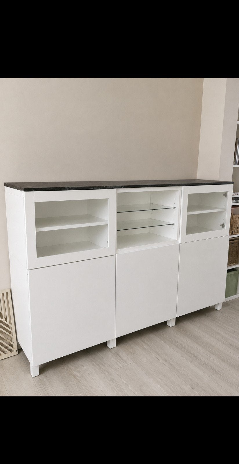 meuble IKEA Besta blanc avec effet marbre noir dessus., Avec porte(s), 25 à 50 cm, 150 à 200 cm, Verre