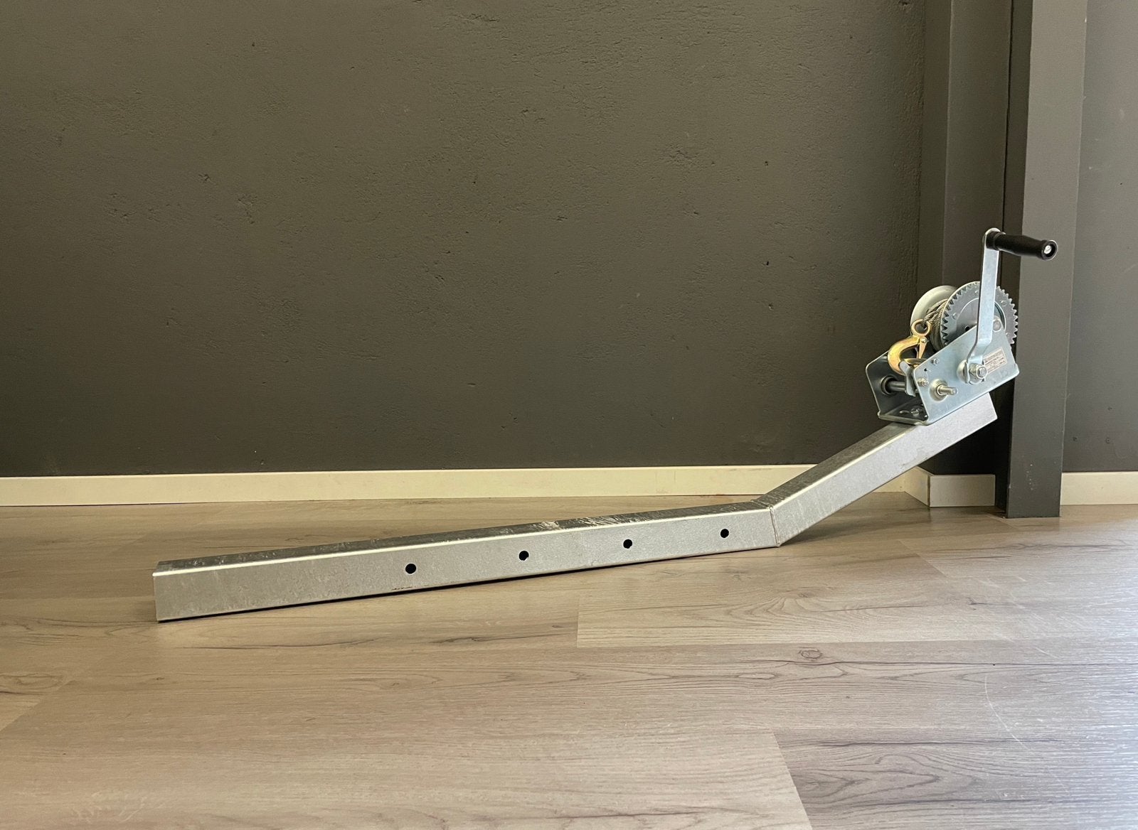 Anssems / Hulco handlier met steun 1100 kg / lier op steun, Autos : Divers, Remorques Pièces, Comme neuf, Enlèvement ou Envoi