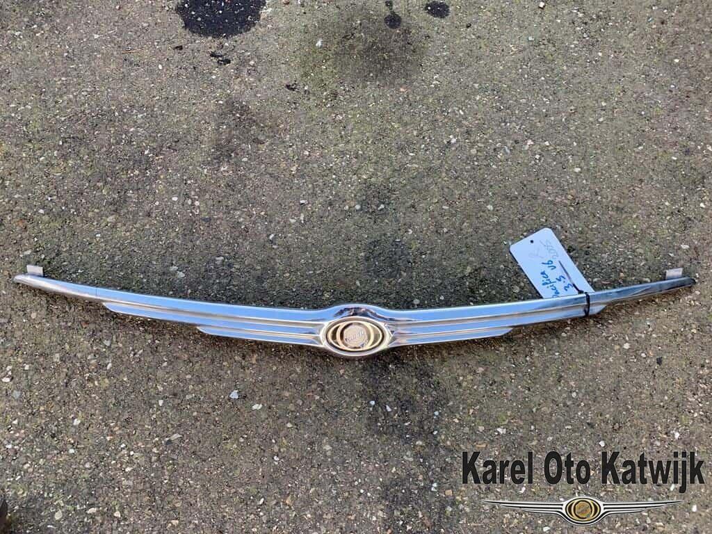 Grill logo (klein scheurtje), Gebruikt, Carrosserie en Plaatwerk, -, -