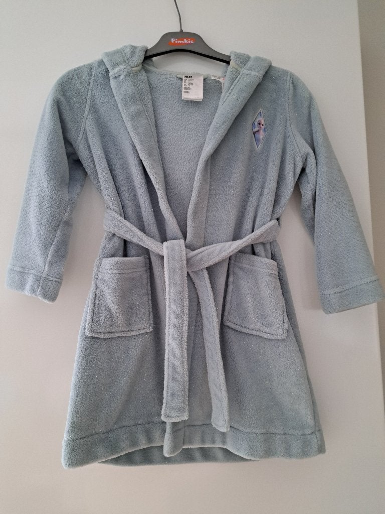 Badjas H&M 122/128 met afbeelding Elza, Enfants & Bébés, Vêtements enfant | Taille 122, Enlèvement ou Envoi, H&M, Comme neuf, Vêtements de nuit ou Sous-vêtements