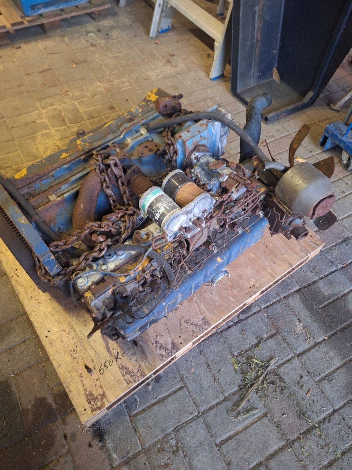 Perkins 6.354 6 cilinder dieselmotor 
De motor, Ophalen, Dieselmotor