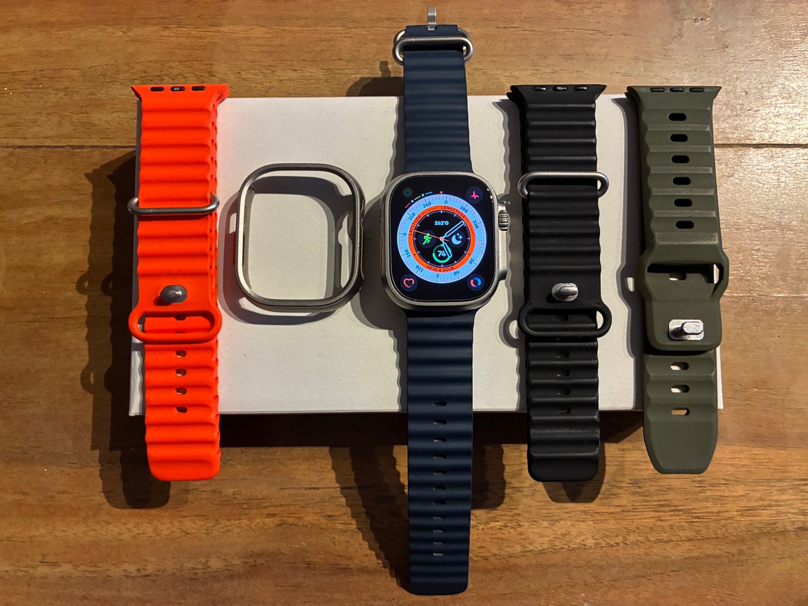 APPLE WATCH ULTRA 2, Enlèvement, Comme neuf, Gris, IOS
