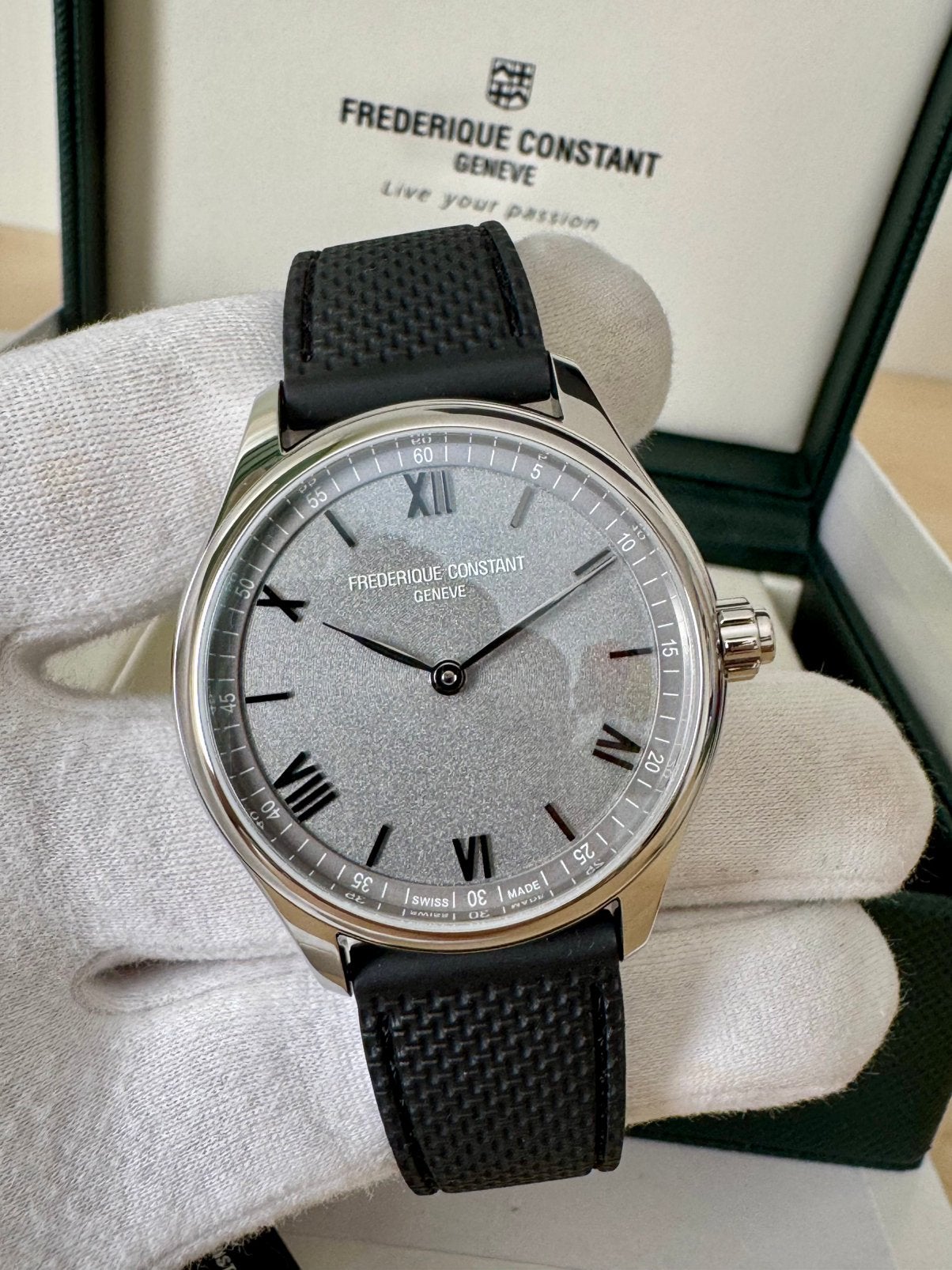 Frederique Constant Connect FC-287S5B6, Bijoux, Sacs & Beauté, Montres | Anciennes | Antiquités, Enlèvement ou Envoi