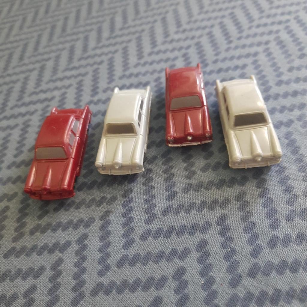 MARKLIN *RARE* HO* 4 x FORD TAUNUS *PLASTIQUE* Zgan*, Enlèvement, Comme neuf, Voiture, Autres marques