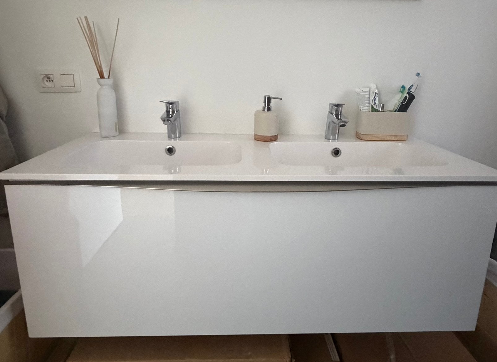 Meuble sous-vasque suspendu avec double vasque,miroir, Maison & Meubles, Enlèvement, Comme neuf