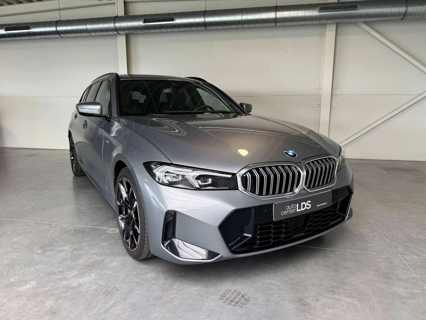 BMW 3 Serie 330 Touring 330i xDrive - M-PAKKET - TREKHAAK -, Cuir, Argent ou Gris, Achat, Phares entièrement LED