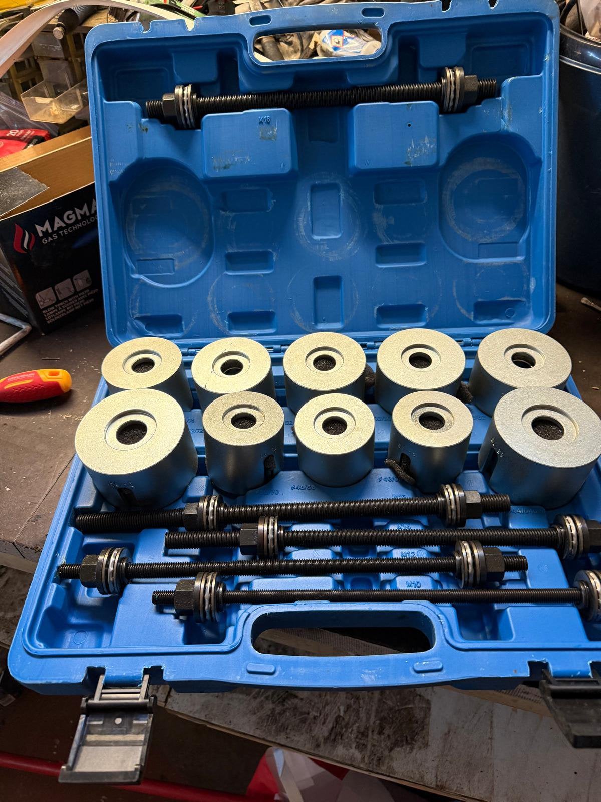 coffret universel d'extracteur de silentblocs et de roulemen, Enlèvement, Comme neuf