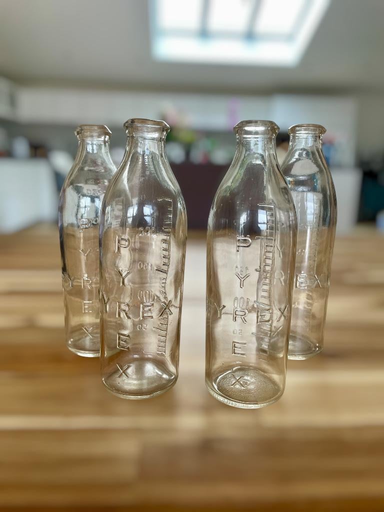 Set van 4 antieke glazen flessen met schaalverdeling PYREX, Ophalen of Verzenden