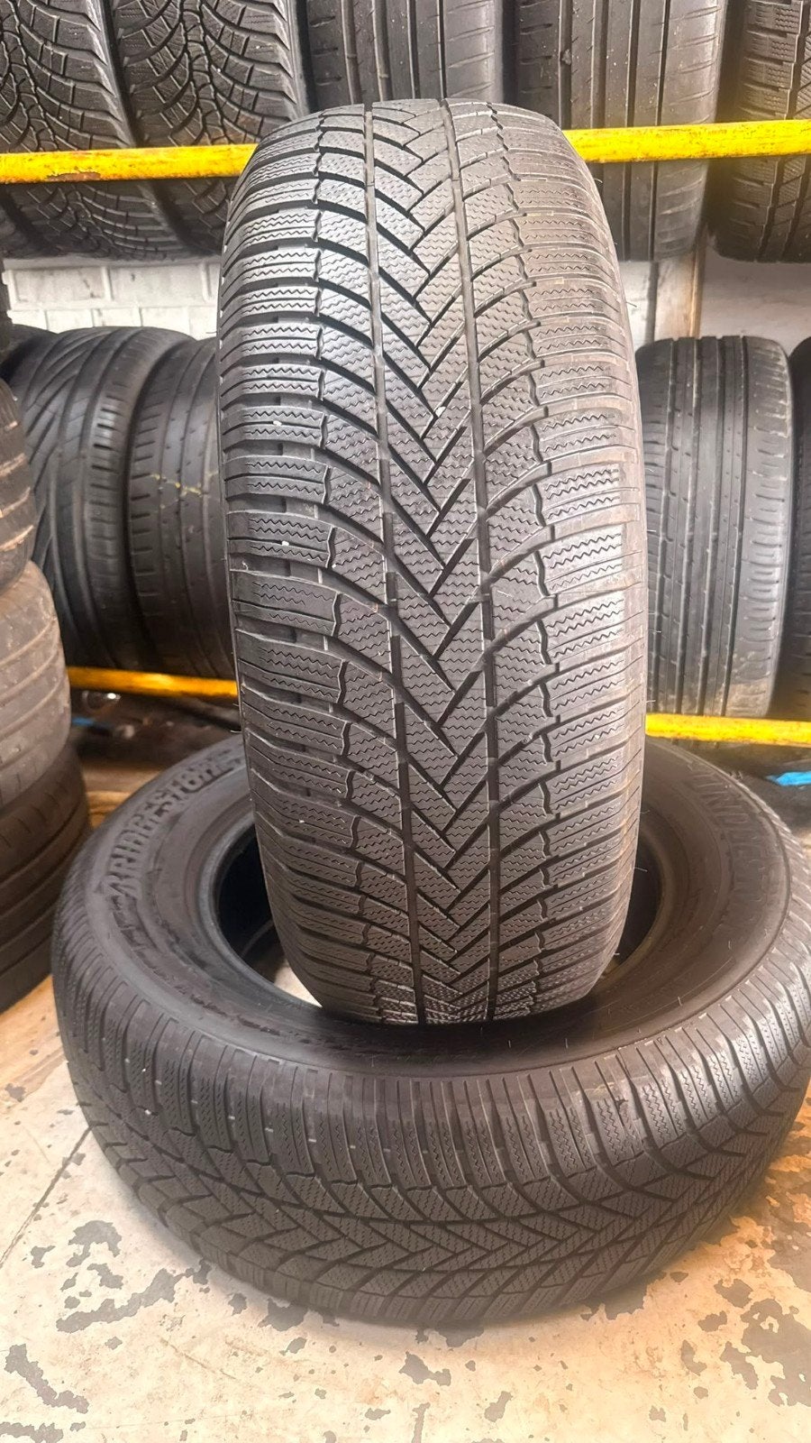 265 60 18  Bridgestone avec montage et équilibrage, Enlèvement