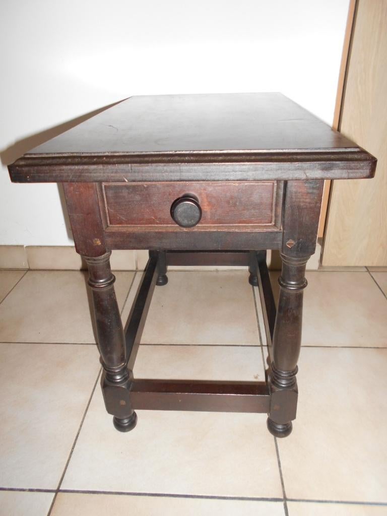 Stevig bijzettafeltje met lade - in donkere eik, 55 à 75 cm, Klassiek Engelse stijl, Enlèvement, Rectangulaire
