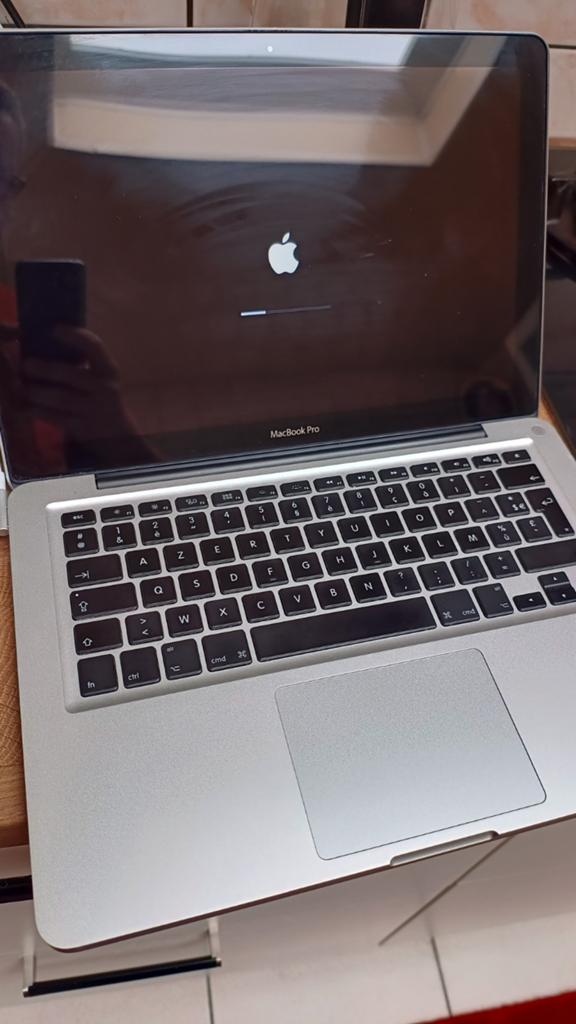 Macbook pro met 16gb ram en 512gb ssd, Computers en Software, Apple Macbooks, Ophalen, 2 tot 3 Ghz, 15 inch, 512 GB