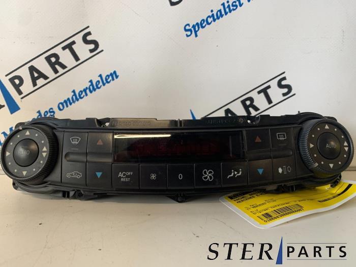 Kachel Bedieningspaneel van een Mercedes E-Klasse, Gebruikt, -, Ophalen of Verzenden, -