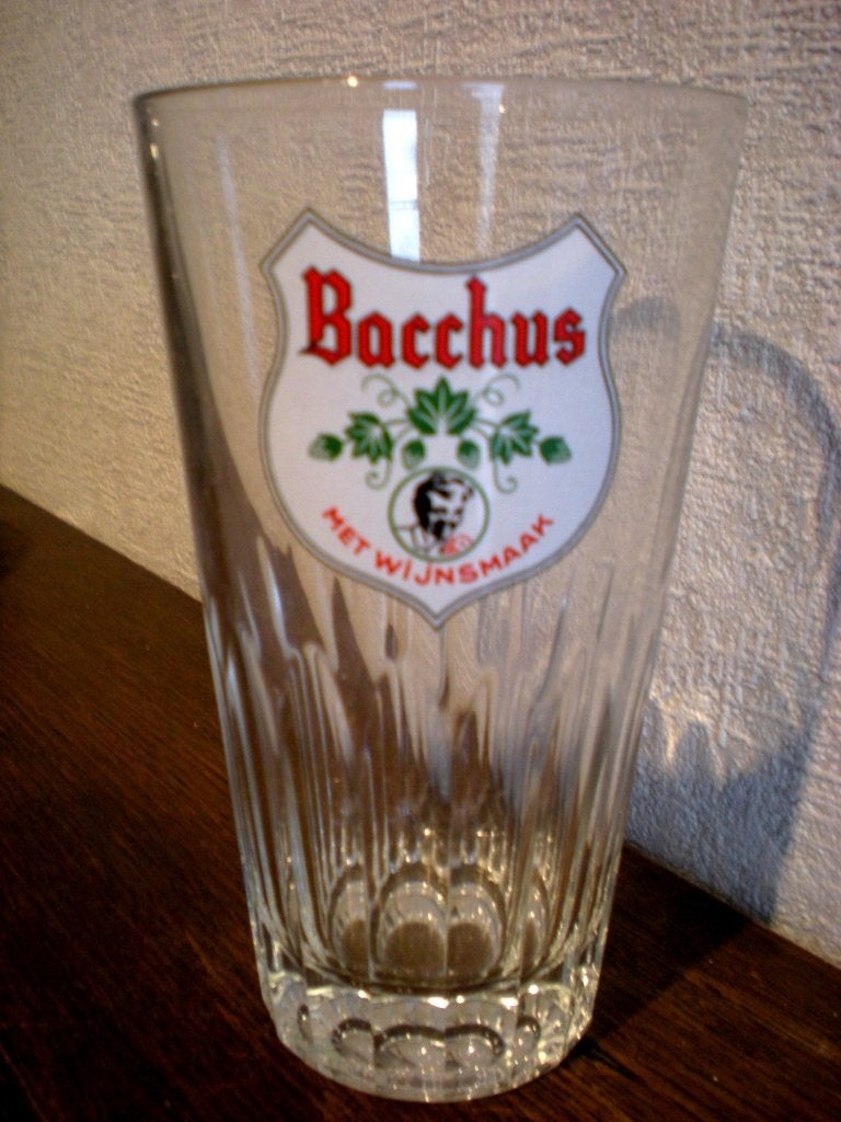 BACCHUS 33 cl, Verzamelen, Biermerken, Ophalen of Verzenden, Zo goed als nieuw, Glas of Glazen