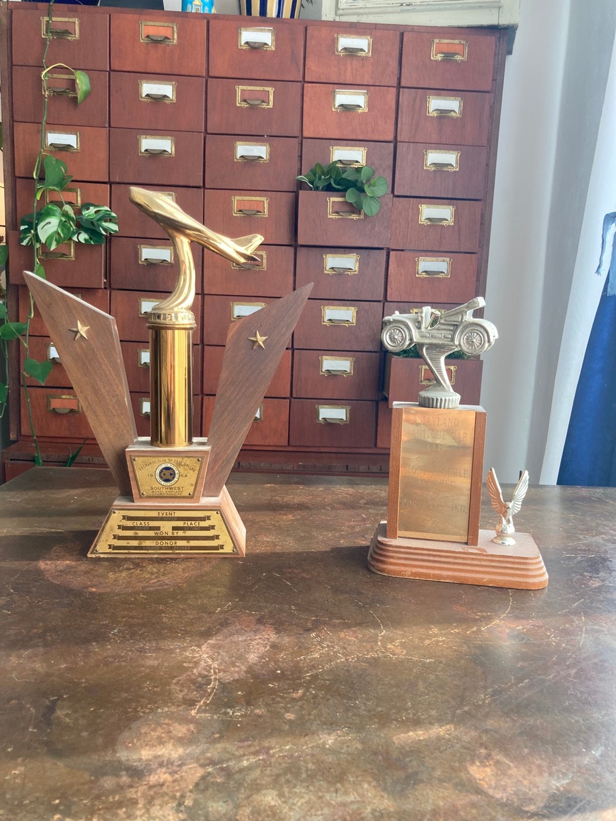 2 coupes vintage pour pilotes et un trophée, Antiquités & Art, Enlèvement ou Envoi