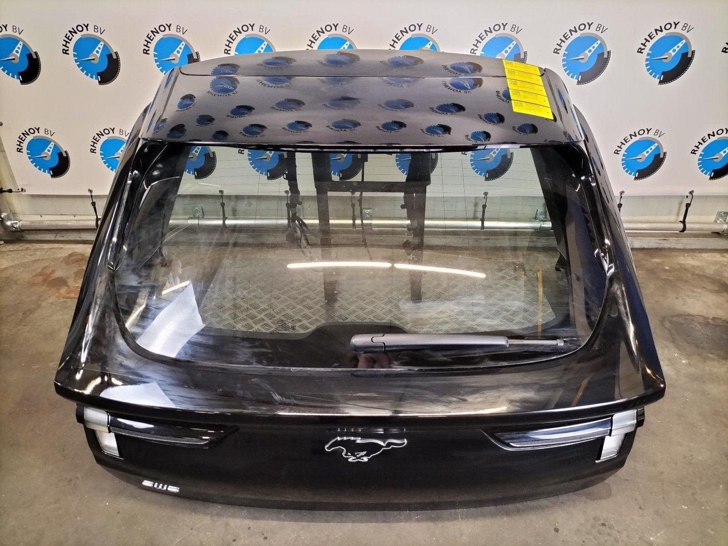 FORD MUSTANG SUV PREMIUM AWD ACHTERKLEP 2022, Ophalen of Verzenden, Gebruikt, Stiba lid, Achterklep