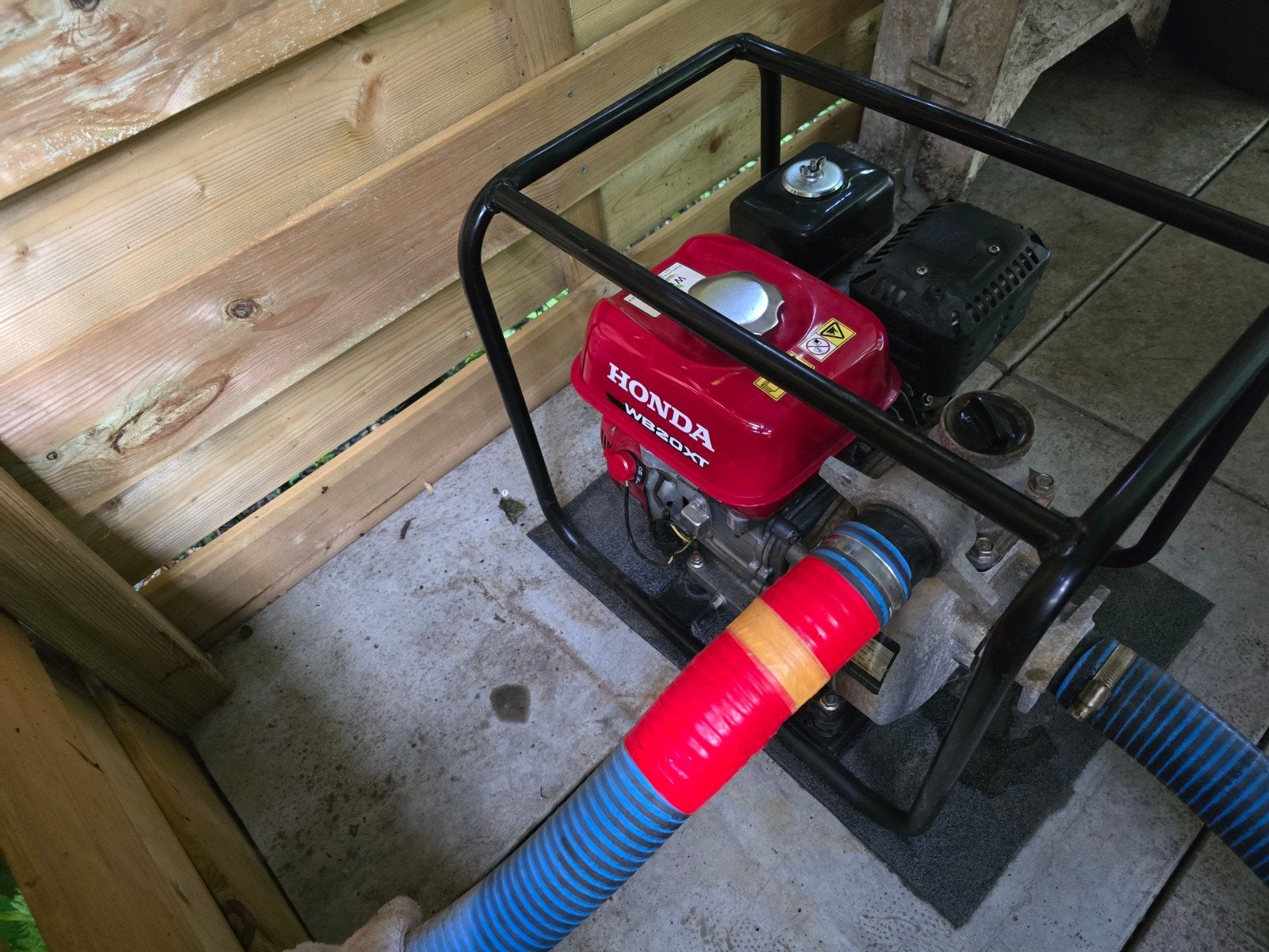honda wb 20 xt waterpomp benzine, Tuin en Terras, Waterpompen, Ophalen