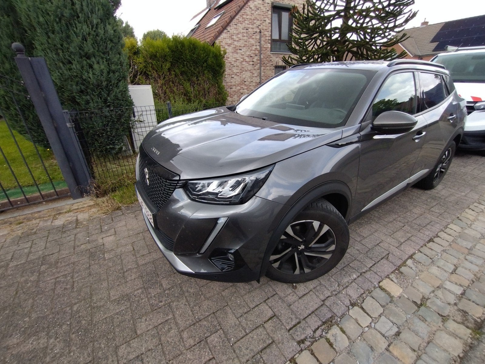 Peugeot 2008 1,2 pure tech Allure, Auto's, Automaat, Particulier, Dealer onderhouden, Zilver of Grijs