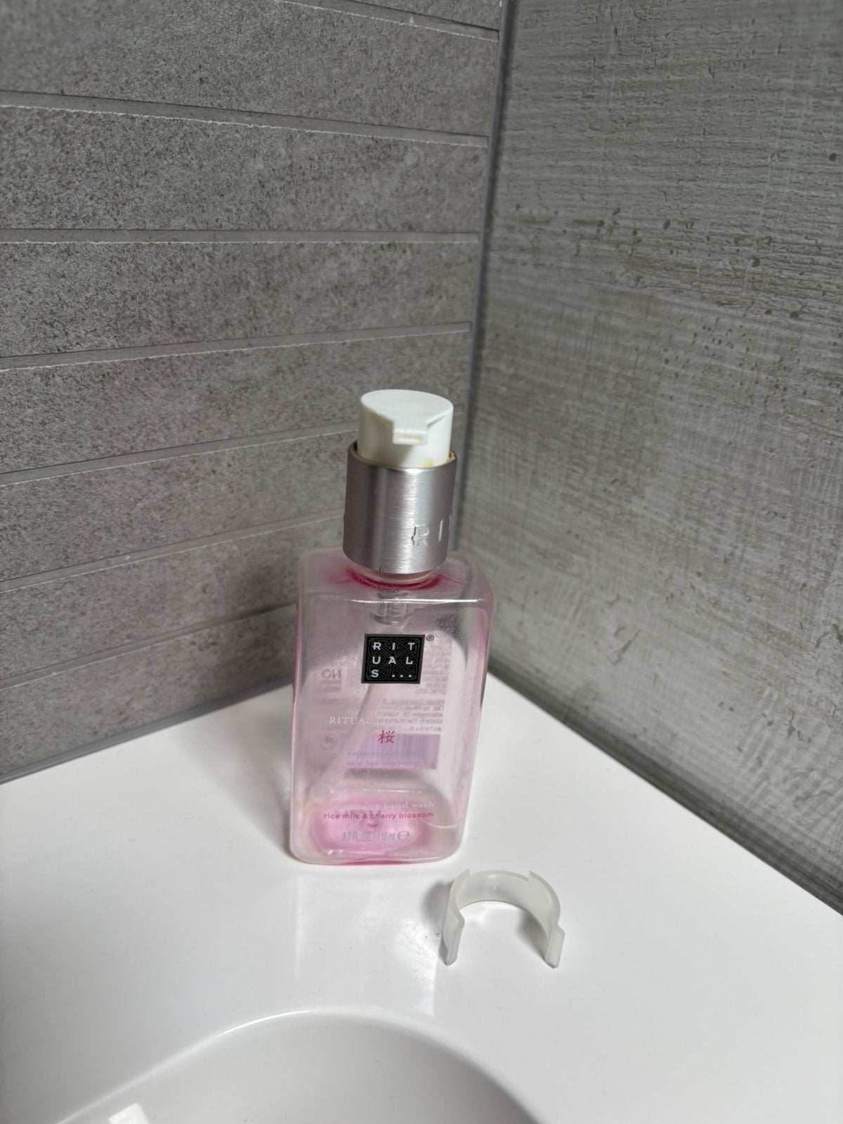Lege flacon van Rituals, Bijoux, Sacs & Beauté, Beauté | Soins du corps, Enlèvement ou Envoi, Comme neuf, Baignoire & Douche