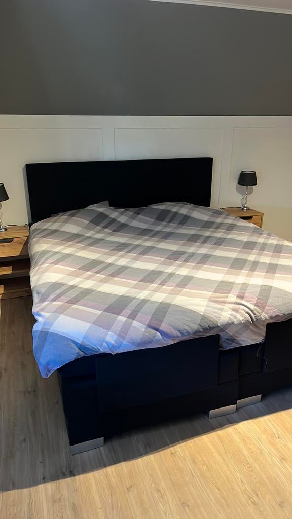 Elektrisch verstelbaar bed, Ophalen, Gebruikt, Tweepersoons, 180 cm