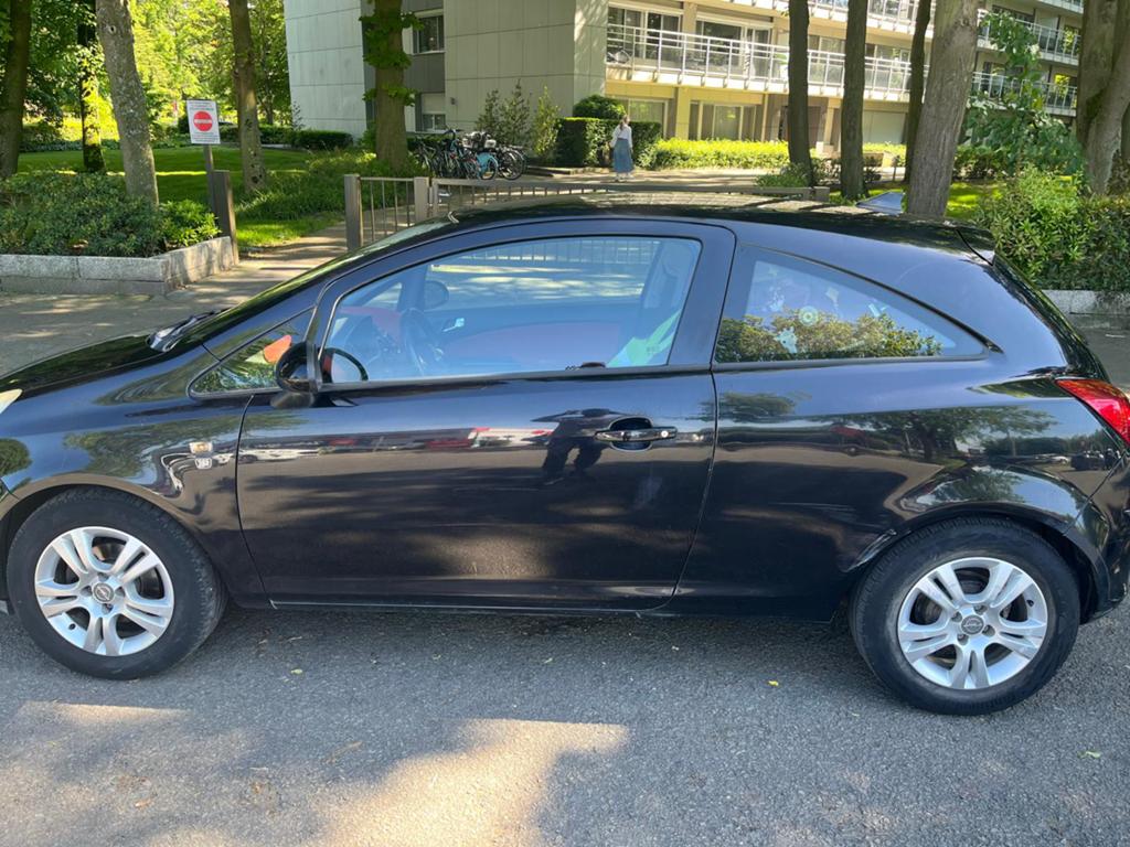 Opel Corsa 1.2 benzine 2011 + CARPLAY \ WEINIG KM.xx ✅, Auto's, Opel, Particulier, Corsa, Bluetooth, Benzine, Euro 6, Stadsauto