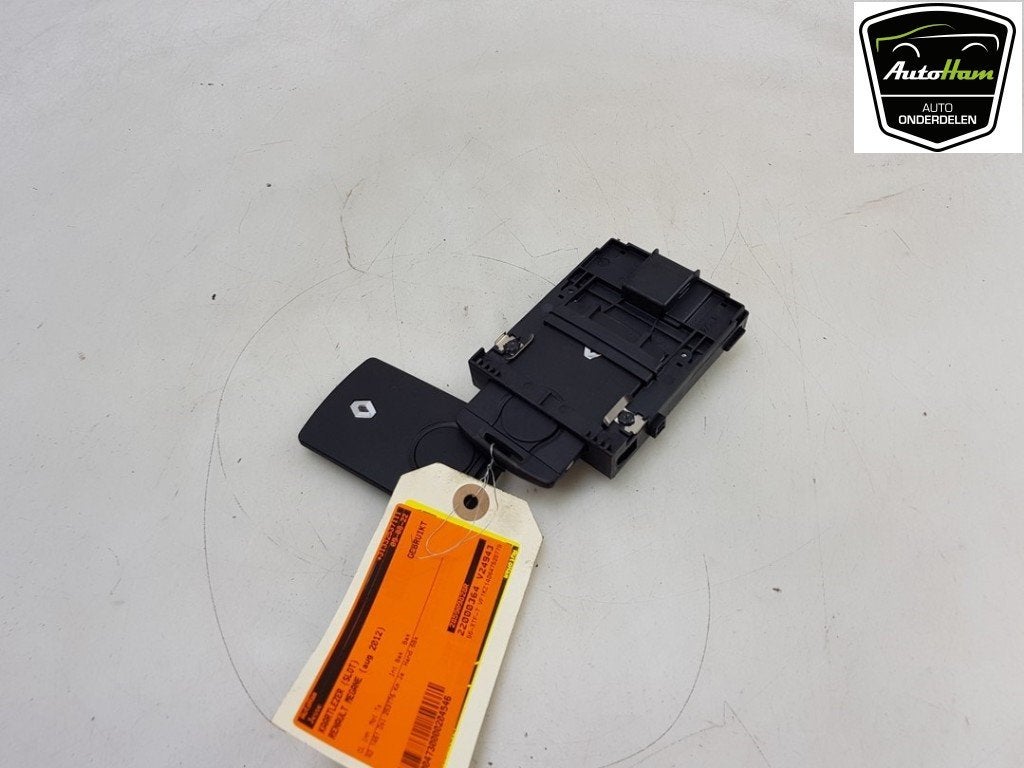 MODULE DE LECTEUR DE CARTES HFM (NEIMAN) (|285909828R|), Utilisé, Renault