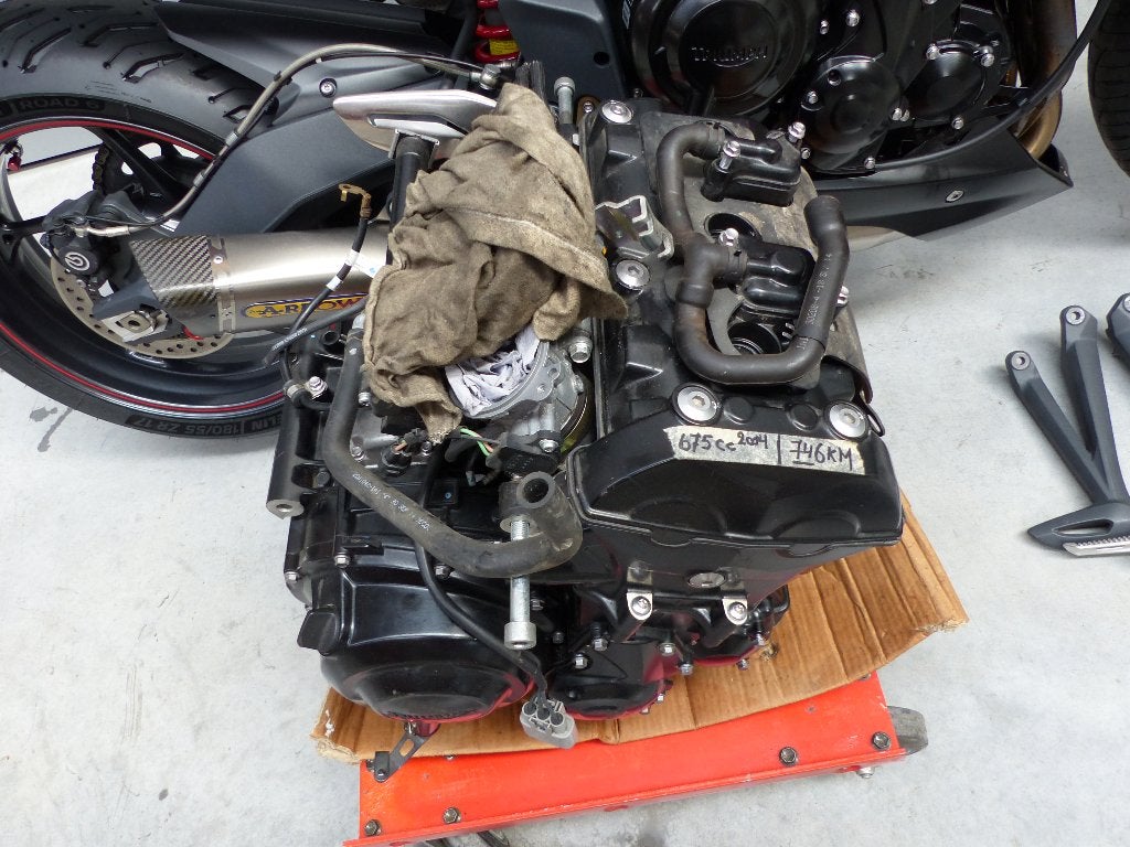 Street Triple moteur cassé non accidentée, Motos, Entreprise, Plus de 35 kW, 3 cylindres, 675 cm³