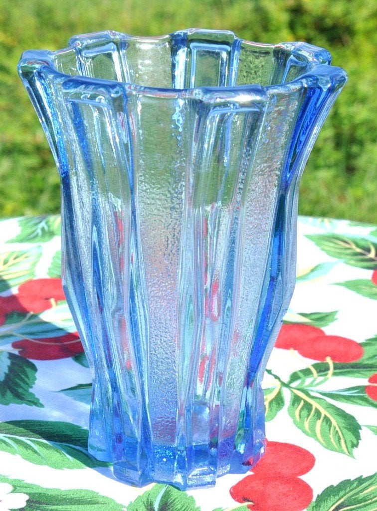 vase art deco cristal bleu origine belge, Antiquités & Art, Antiquités | Verre & Cristal, Enlèvement ou Envoi