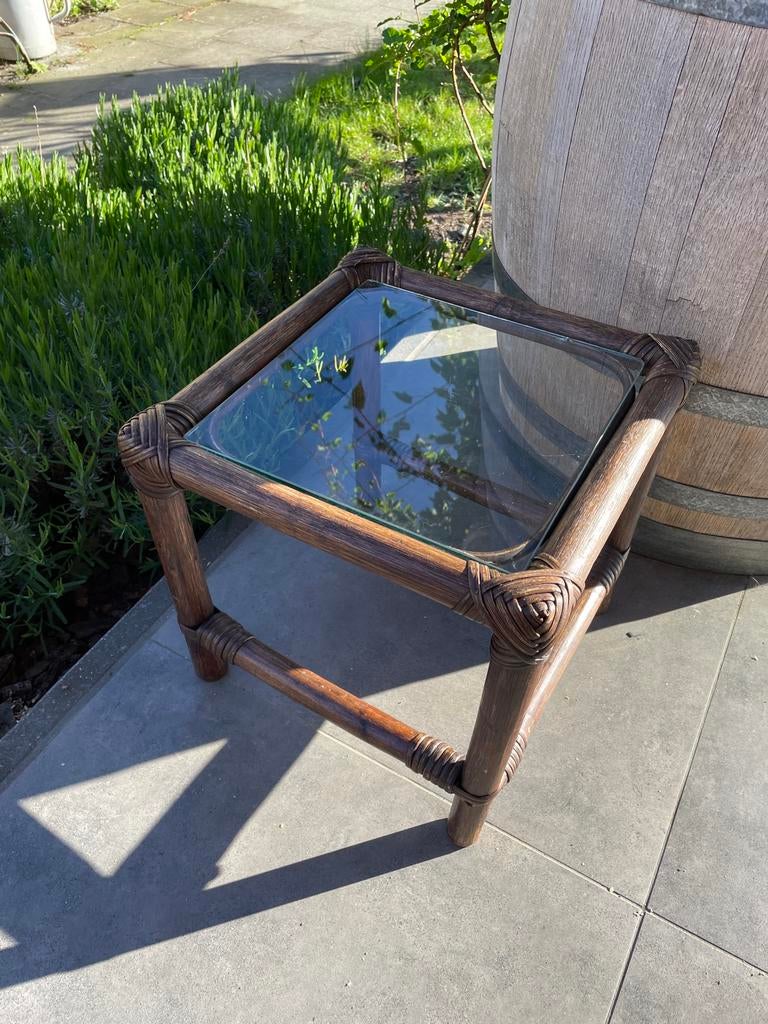 Rotan bijzettafel, Ophalen, Zo goed als nieuw