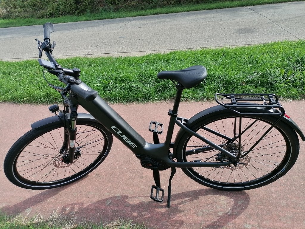 Vélo électrique CUBE TOURING HYBRID ONE 625 EE 250 km impec, Vélos & Vélomoteurs, Neuf, 50 km par batterie ou plus, Cube, Enlèvement ou Envoi