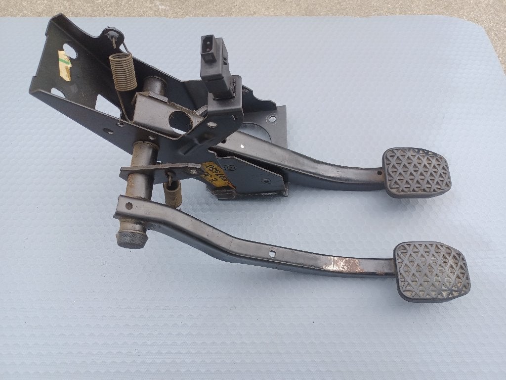 BMW e30 pedalenset / pedalenbox, Autos : Pièces & Accessoires, Enlèvement, Utilisé, BMW