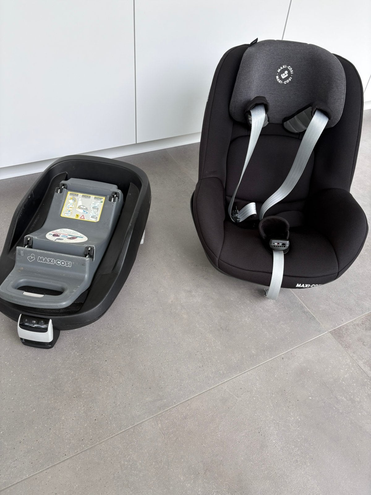 Maxi-Cosi Pearl + FamiliFix base, Ophalen, Zo goed als nieuw, Maxi-Cosi, Isofix