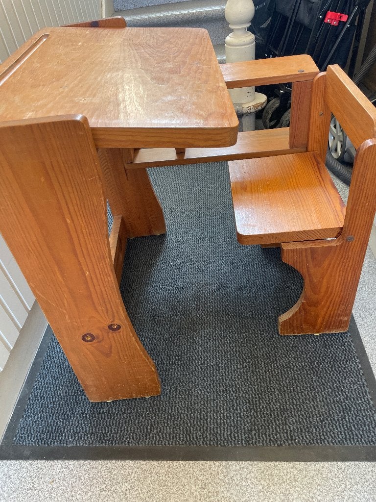 Lessenaar kindertafel, Ophalen