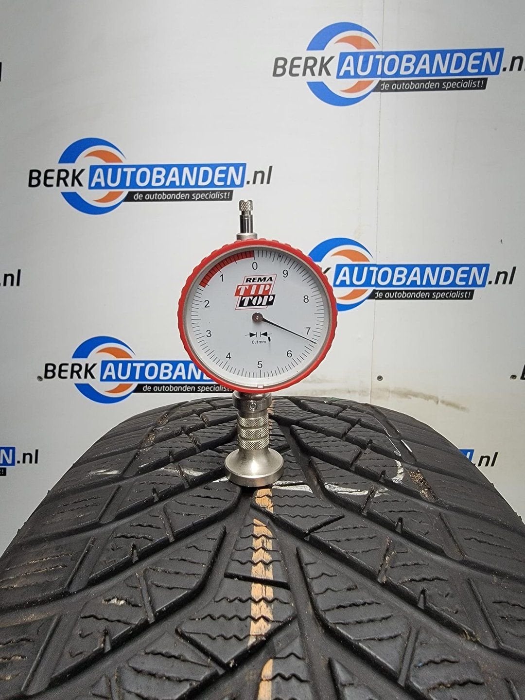 2x Yokohama Bluearth Winter V905 265/65 R17 112T 265/65/17 2, Gebruikt, -, 265 mm, -