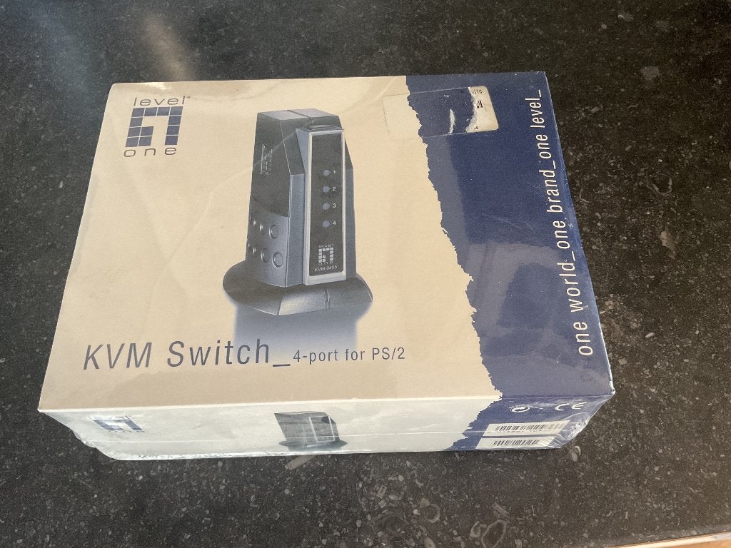 KVM Switch_4port for PS/2, Enlèvement, Neuf