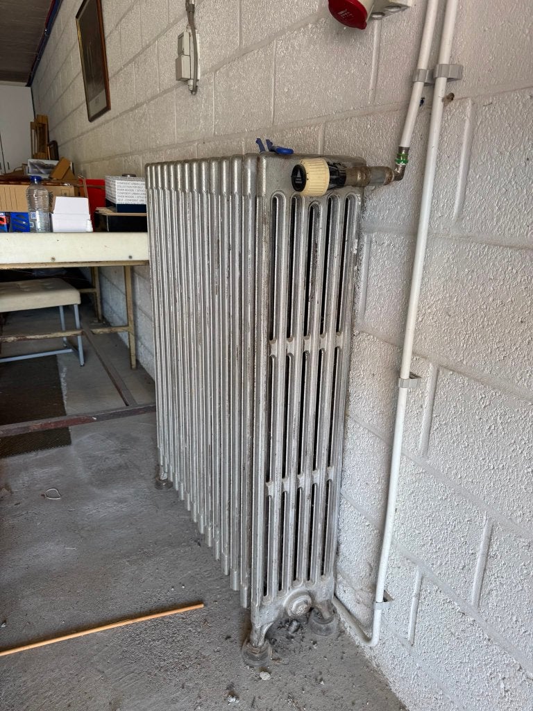 gietijzeren radiator op pootjes met mooie patine, 800 watts ou plus, Enlèvement, Utilisé, 80 cm ou plus