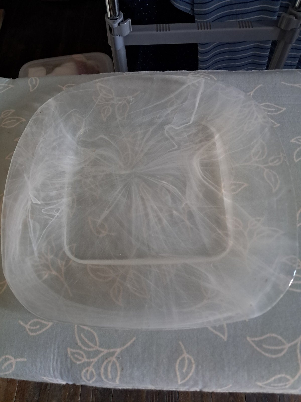 plat en verre, Antiquités & Art, Enlèvement ou Envoi