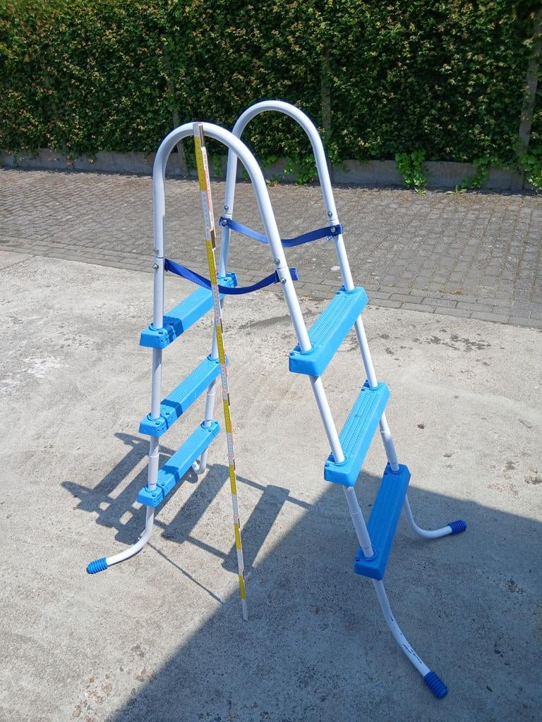 Zwembadtrap, Ophalen