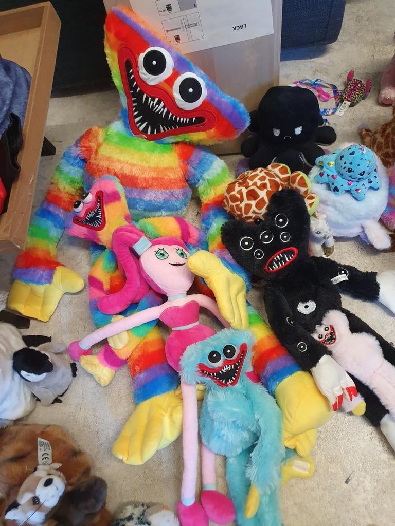 Vele huggy wuggy knuffels, Enlèvement