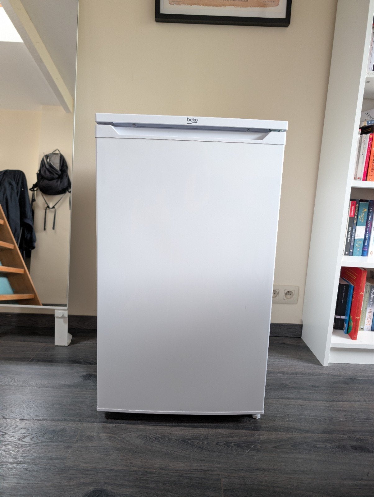 Beko réfrigérateur 86L avec freezer intégré – quasi neuf