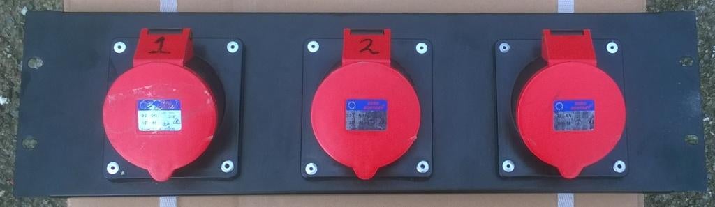 Paneel 19 inch 3-fase, 3x Uitgang 32 Ampere, Muziek en Instrumenten, Ophalen of Verzenden, Gebruikt, Apparatuur
