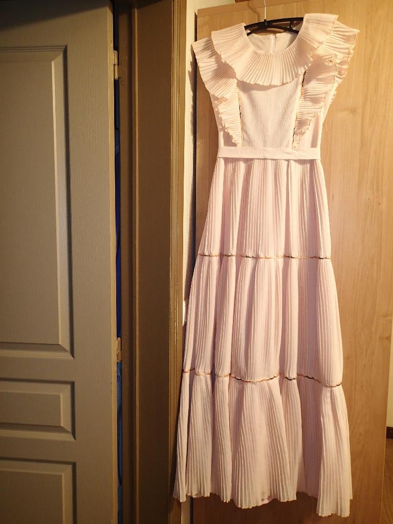Robe de cérémonie ou de cramignon taille 38, Vêtements | Femmes, Habits de circonstance, Taille 38/40 (M), Enlèvement ou Envoi