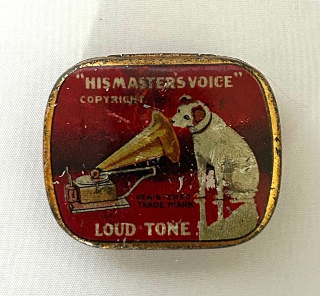 oud blikken platenspeler naaldendoosje His masters voice, Ophalen of Verzenden
